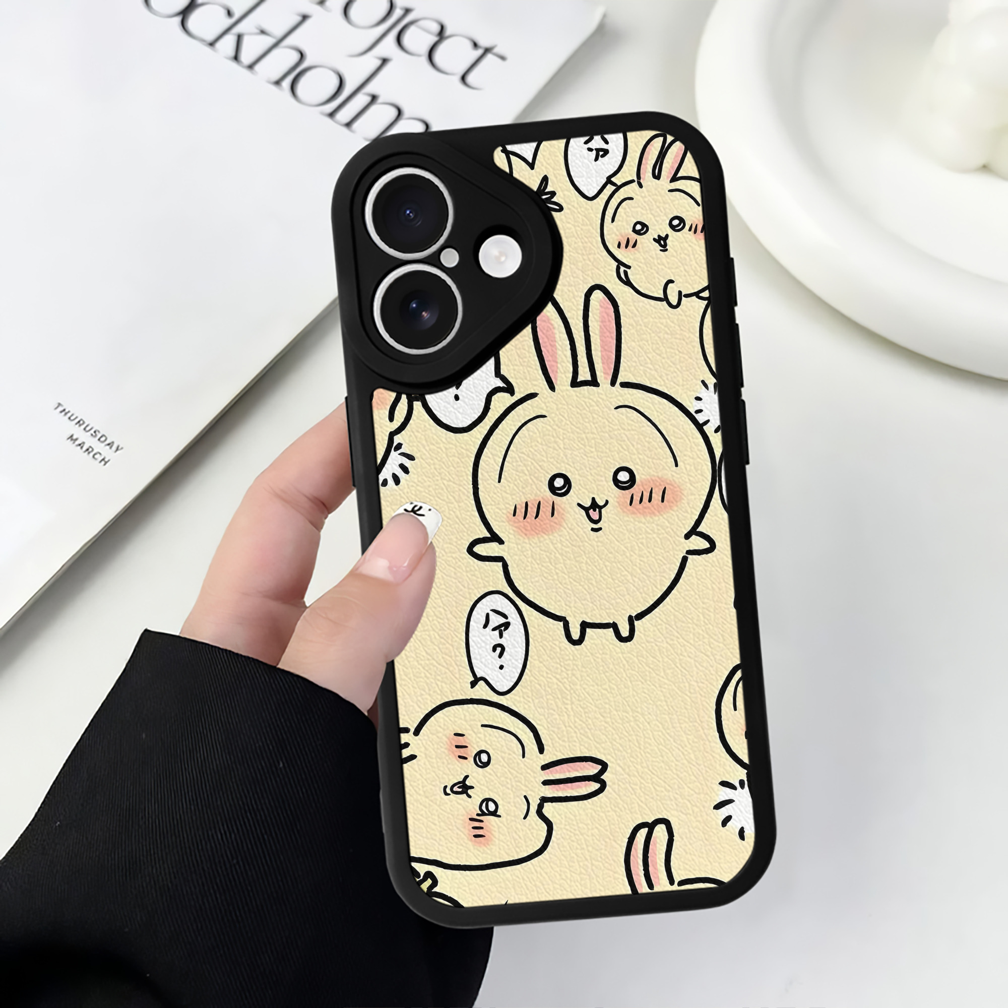 （画像用） ちいかわ Chii-kawa 【iPhone 16シリーズ対応】シリコンスマホケース（レザー調） 材質：シリコン